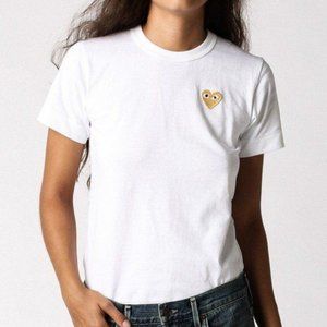 COMME DES GARCONS PLAY Gold Heart Emblem Tee